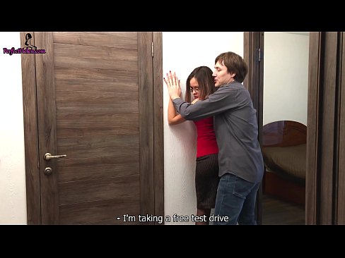 ❤️ Sexy Realtor Sensually Jerks Kanyang Puke at Fucks Habang Nagbebenta ng Kanyang Apartment - Krempai ️ Porno fb sa amin ️❤