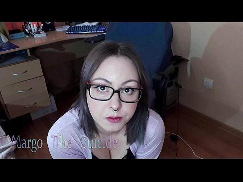 ❤️ Ang Sexy na Babae na may Salamin ay Sumipsip ng Dildo sa Camera ️ Porno fb sa amin ️❤